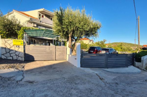Apartments by the sea Slatine, Ciovo - 18481
